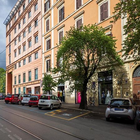 The Best Rent - Spacious One-Bedroom Apartment Near Colosseum Рим Екстер'єр фото