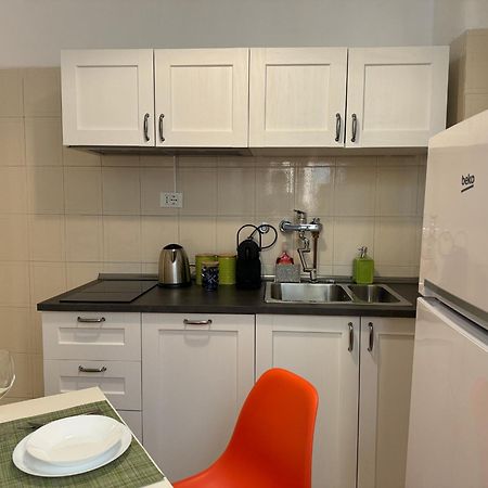The Best Rent - Spacious One-Bedroom Apartment Near Colosseum Рим Екстер'єр фото