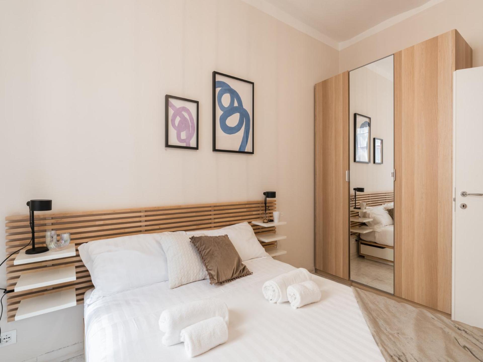 The Best Rent - Spacious One-Bedroom Apartment Near Colosseum Рим Екстер'єр фото