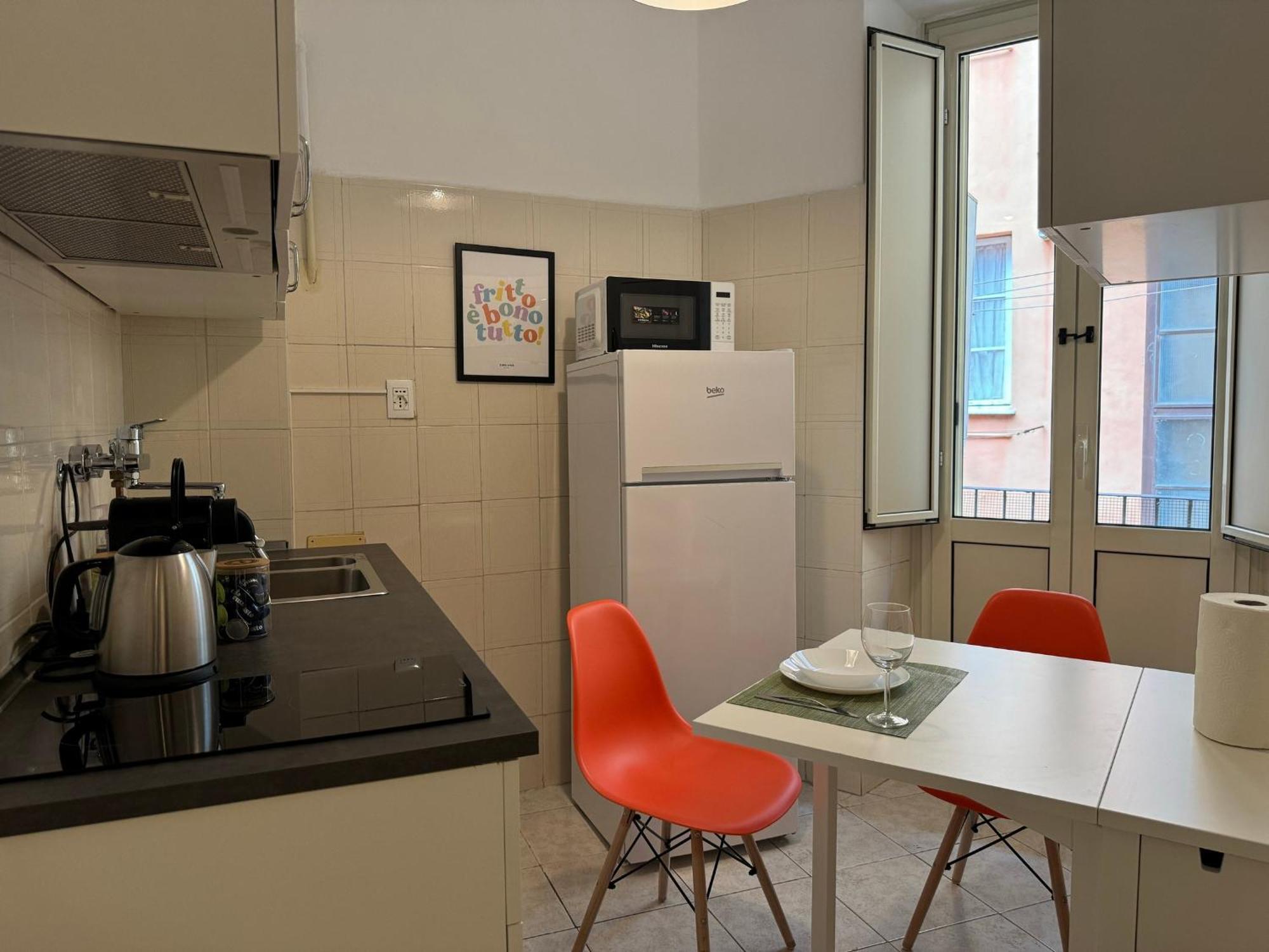 The Best Rent - Spacious One-Bedroom Apartment Near Colosseum Рим Екстер'єр фото
